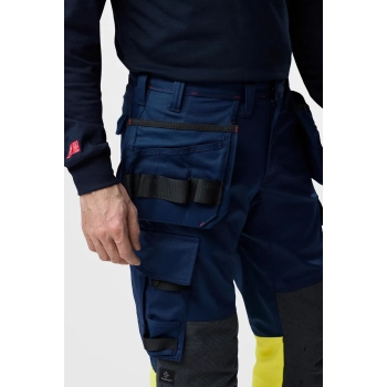 T-shirt roboczy trudnopalny z długim rękawem Snickers ProtecWork 2460 – zdjęcie w użyciu 8